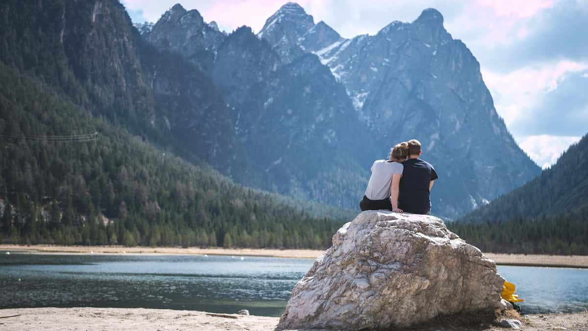 4 Reasons To Take A Romantic Trip For Your Anniversary