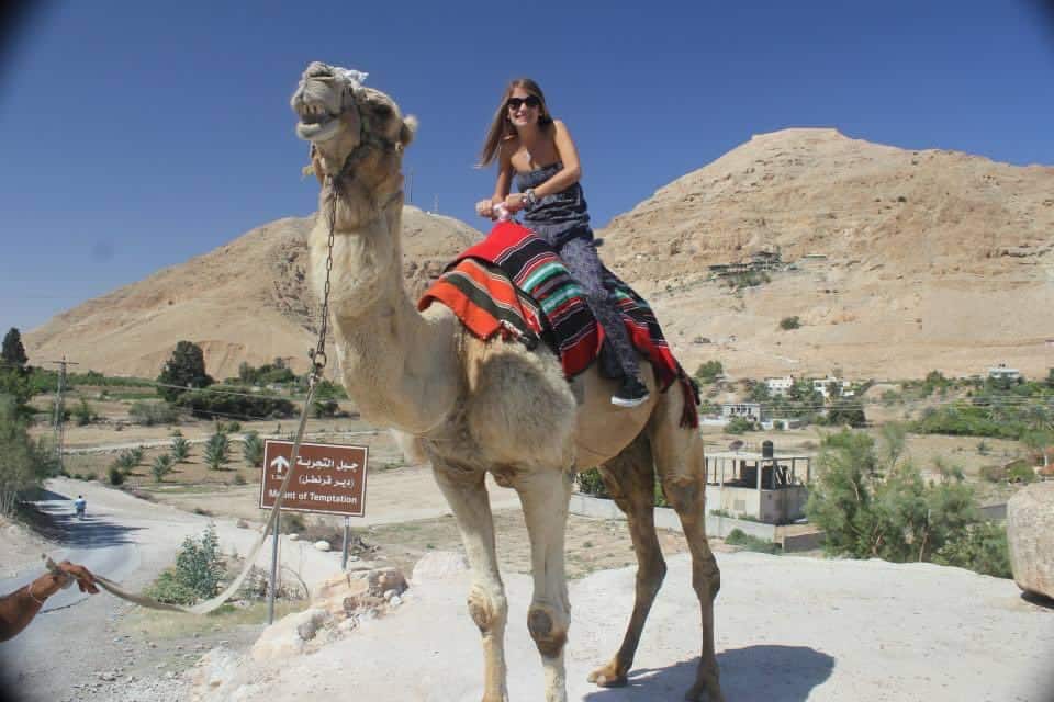 Jerusalén: Quisieron comprar a una joven turista a cambio de 600 camellos