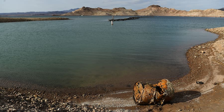 barril encontrado en lago