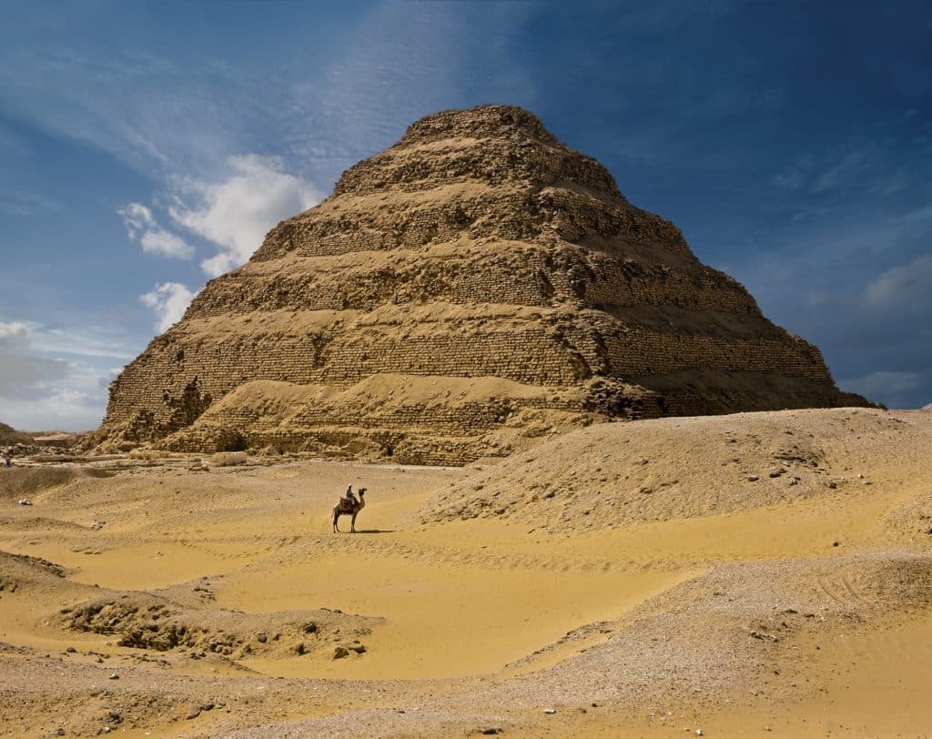 Egipto: hallaron cientos de sarcófagos, estatuas de bronce y un papiro que podría contener "El Libro de los Muertos"