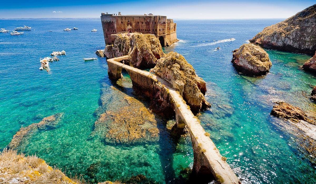 Cómo llegar a la Isla Berlenga Grande, el spot más encantador y paradisíaco de Portugal-4