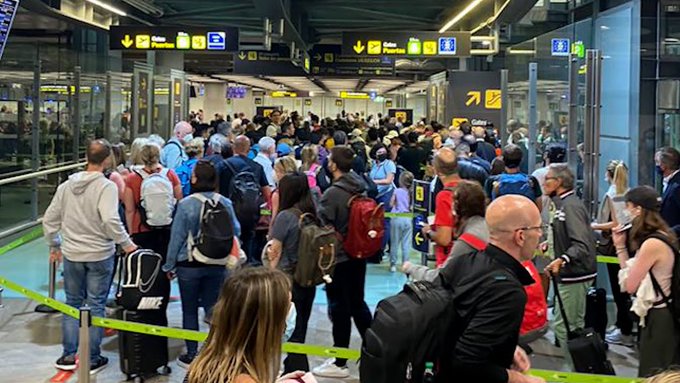 falta-personal-aeropuertos-caos