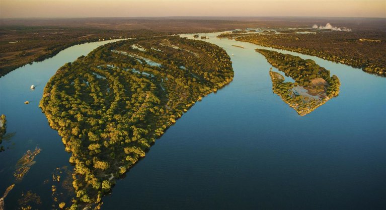 image viajar en 2022 Parque Nacional del Bajo Zambeze Zambia