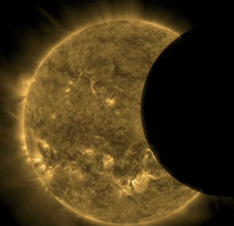 Registraron impresionantes imágenes del eclipse solar del 29 de junio de 2022 desde el espacio