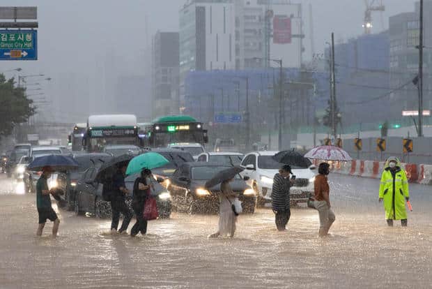 image lluvias gettyimages 1242400320