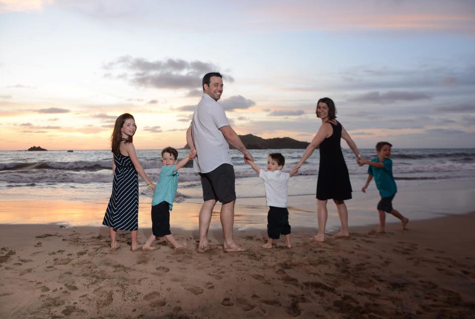 familia viaja por el mundo