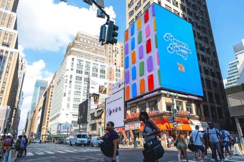 Nueva York: Candy Crush celebra sus 10 años y recrea el videojuego en la vida real con una campaña en Time Square