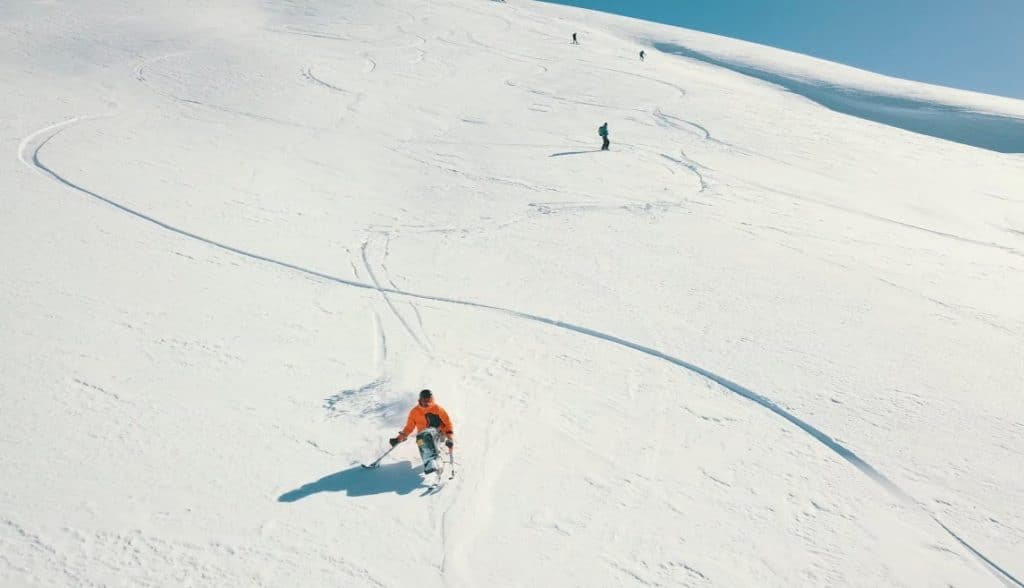 Hazaña en el Lanín: Quedó parapléjico y ahora buscará ascender el volcán con una silla adaptada para esquiar en la nieve