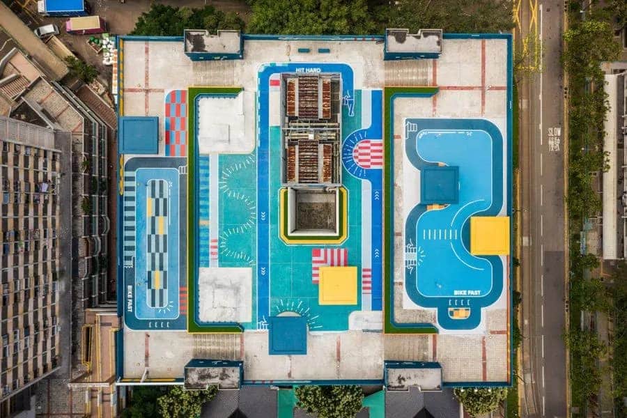 Un centro comercial de Hong Kong recreó un increíble y colorido skatepark de 12.000 metros cuadrados en su azotea