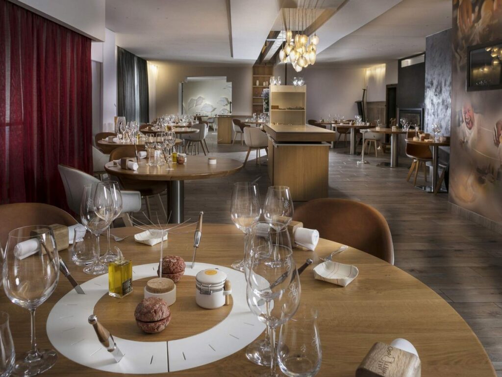 image mejores restaurantes del mundo AUBERGE DU VIEUX PUITS 3 2