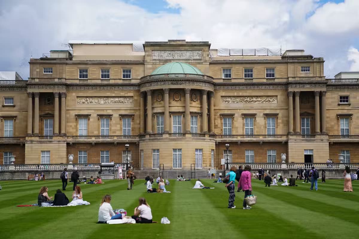 Presentan proyecto para realizar el jardín público Queen Elizabeth II Memorial Garden en el Palacio de Buckingham