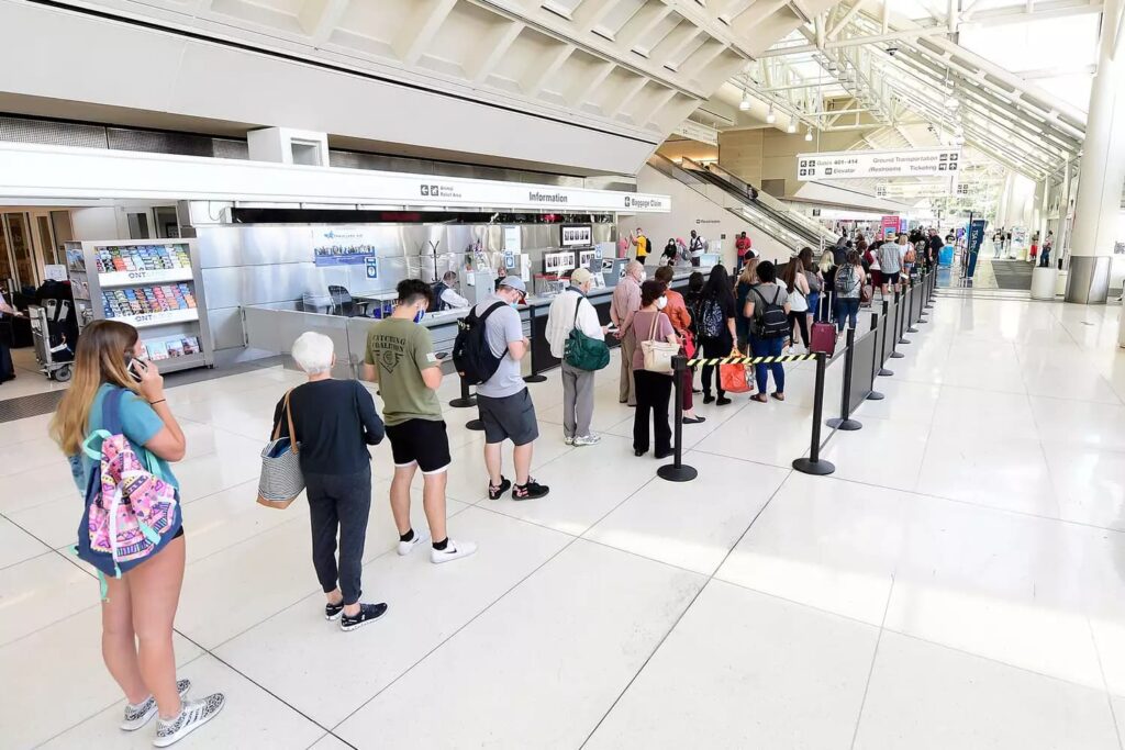 Este aeropuerto de California permitirá que los no viajeros se reúnan con sus seres queridos en la puerta de embarque