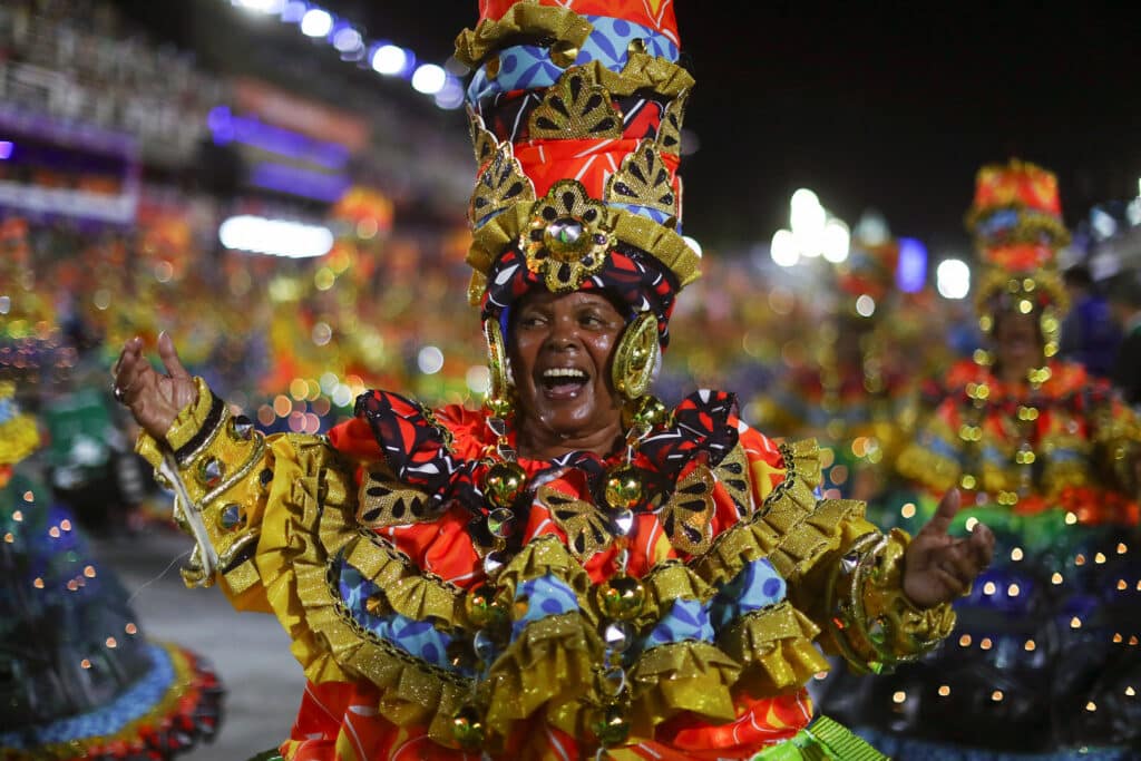 image Río de Janeiro cuando llueve escuela de samba