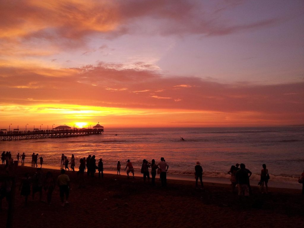 image trujillo huanchaco beach