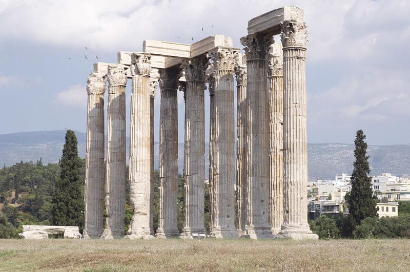 image cosas para hacer en Atenas 2 Templo de Zeus Olimpico