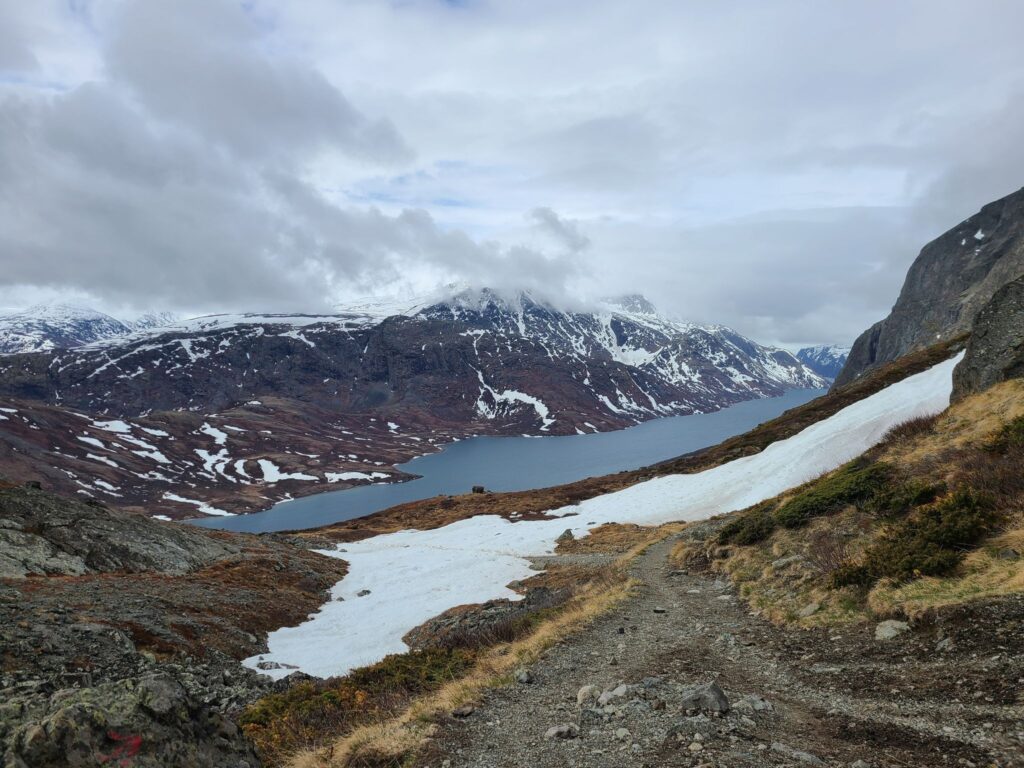 Qué hacer en Jotunheimen, un destino imperdible para disfrutar del trekking en Noruega