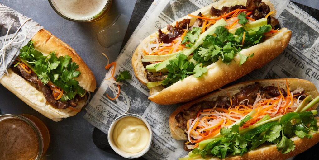 image comidas callejeras banh mi with grilled pork1 1663331872