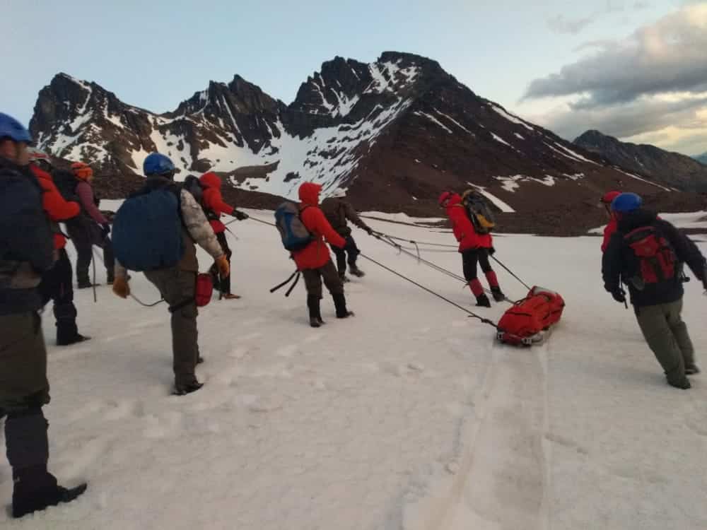 image Tierra del Fuego gendarmes recuperaron el cuerpo del turista fallecido en la cueva de jimbo 2