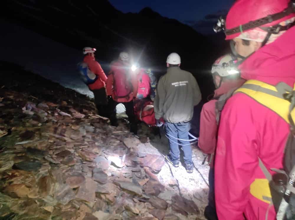 image Tierra del Fuego gendarmes recuperaron el cuerpo del turista fallecido en la cueva de jimbo 3