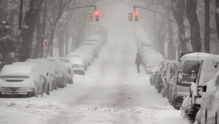Se aprueba el estado de emergencia en Nueva York tras las últimas nevadas intensas image image 147
