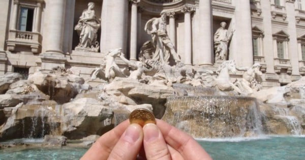 las-monedas-de-la-fontana-di-trevi-de-roma-continuan-apoyando-a-caritas-IHix