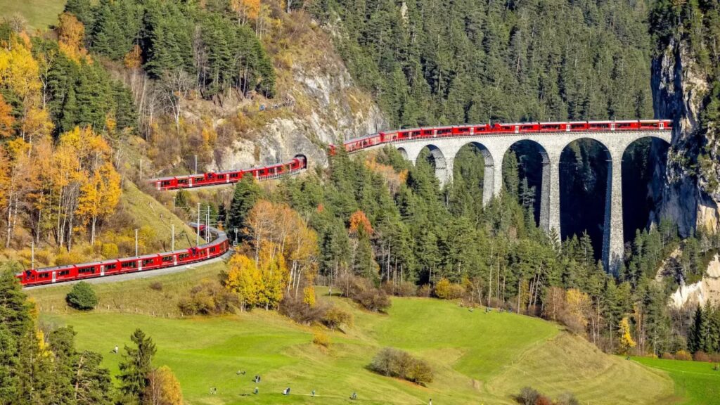 Suiza logró un nuevo récord Guiness por tener el tren más largo del mundo con 100 vagones y 1.906 metros de largo