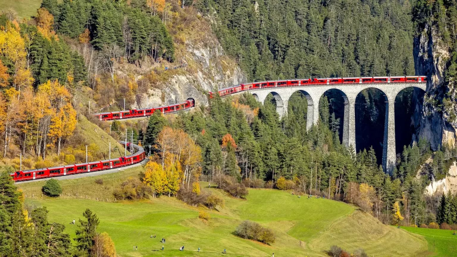 tren-mas-largo-del-mundo-suiza-1