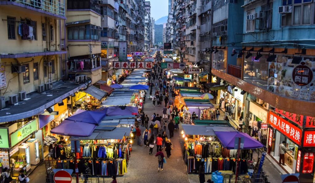 Hong Kong libera restricciones de Covid-19: viajeros ya no serán obligados a cumplir un aislamiento de 72 horas al llegar