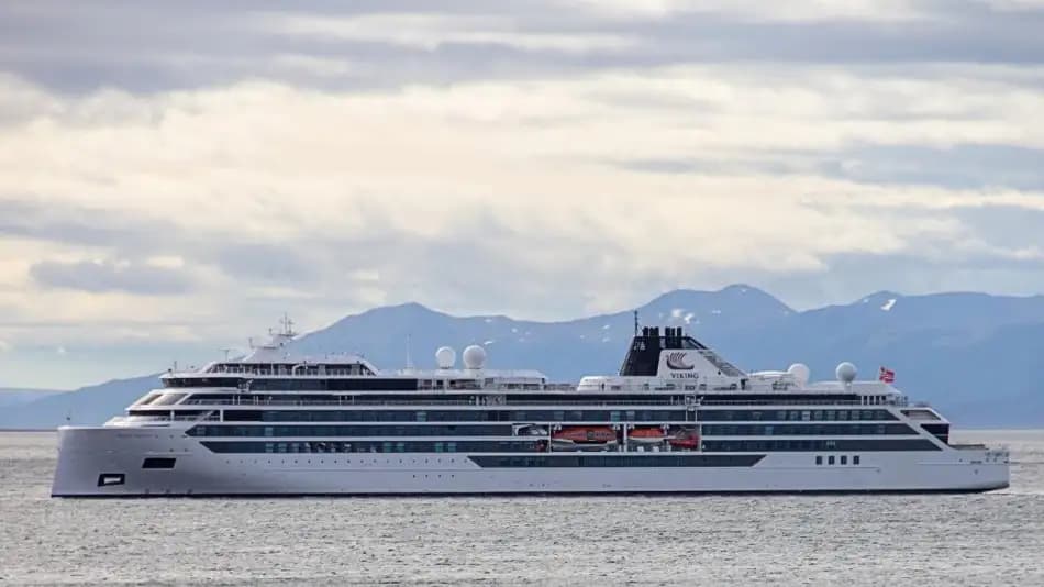 Una ola gigante golpeó a un crucero en Tierra del Fuego y provocó la muerte de una turista extranjera