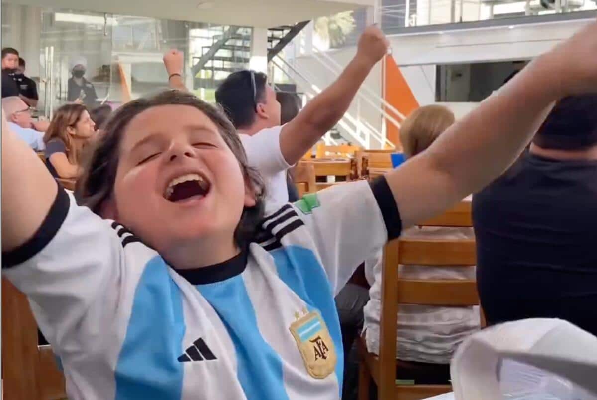 niño ciego disfruta el gol de messi