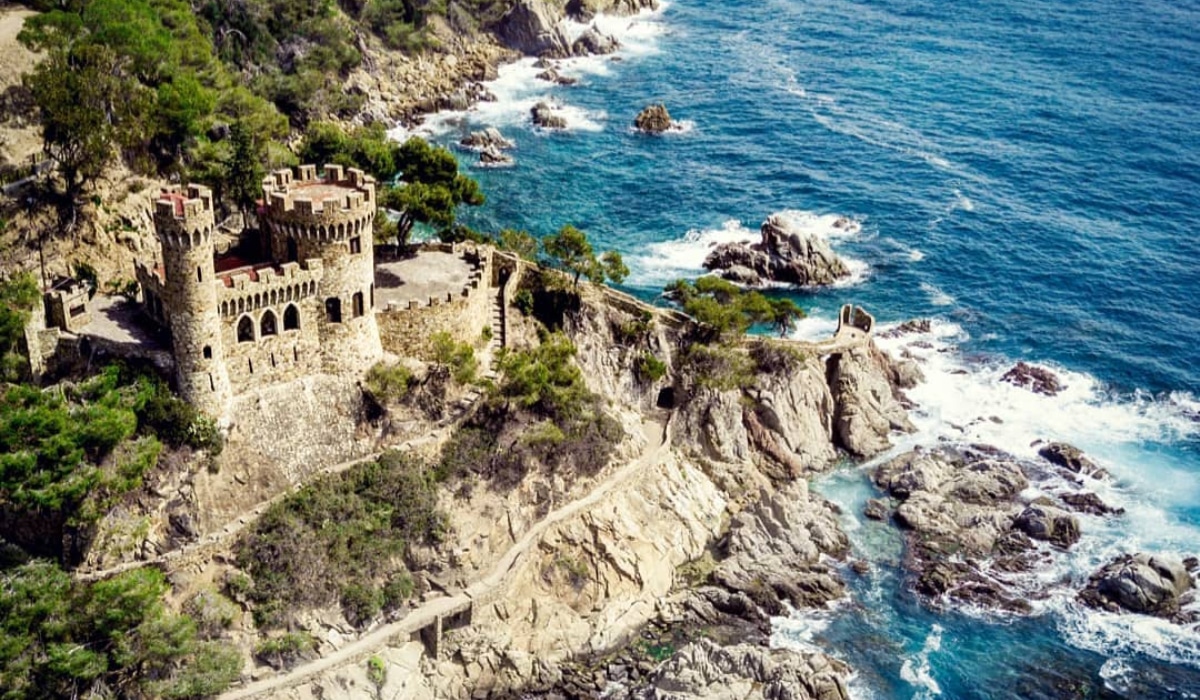 Costa Brava Un hermoso castillo de estilo neo-gótico albergará una experiencia inmersiva sobre la crisis climática