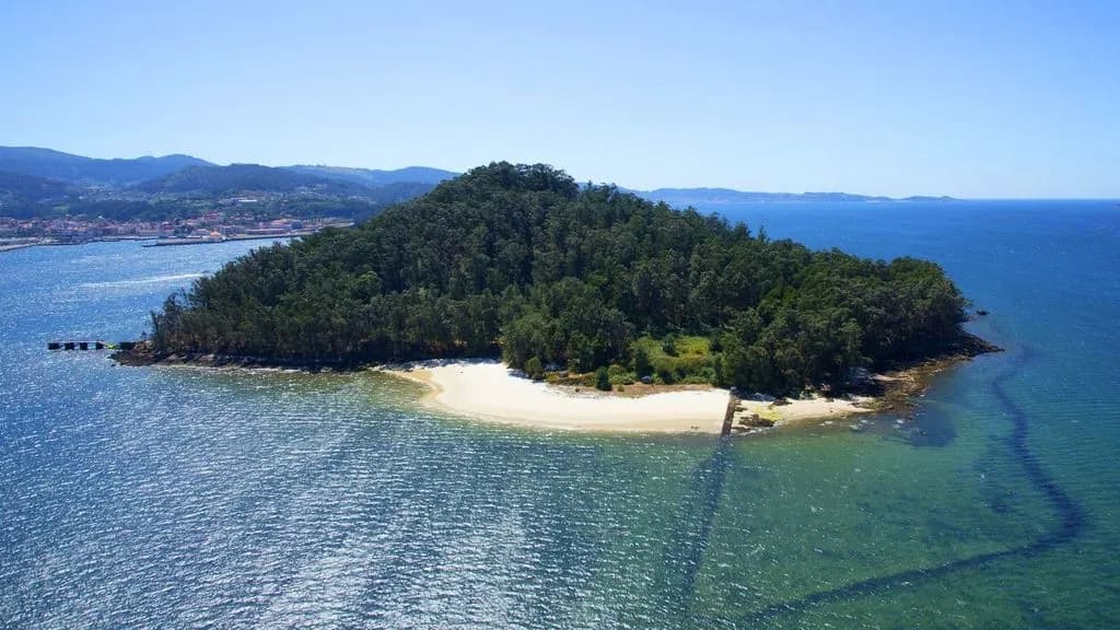 Dónde queda y cómo visitar Isla de Tambo, un patrimonio natural protegido por Google Maps-0