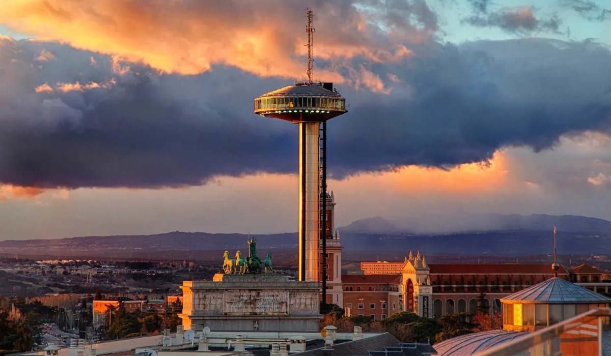 Faro de Moncloa las mejores vistas panorámicas de Madrid para descubrir por solo 4€-1