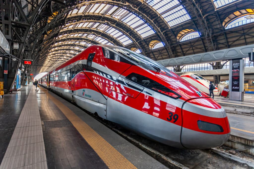 image viajar de Roma a Milán viajar de roma a milan 1Frecciarossa Milano Parigi scaled 1