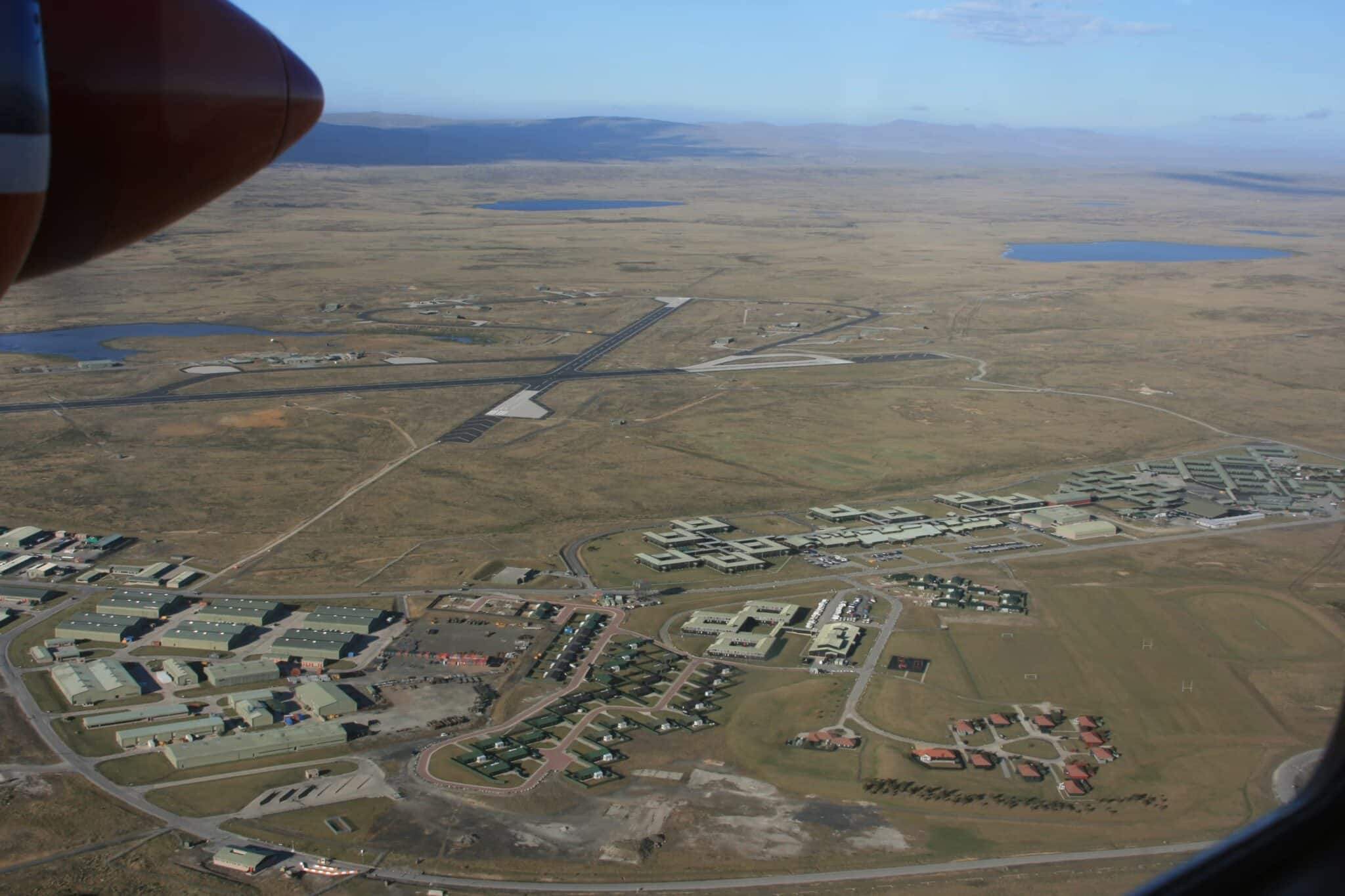 Argentina vuelve a pedir una conexión aérea con las Islas Malvinas, tal como ocurría antes del conflicto bélico de 1982-1