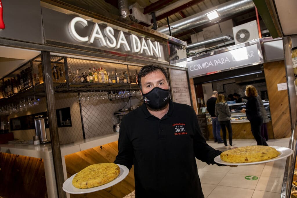 Polémica por las tortillas de patatas más famosas de Madrid: Casa Dani cierra sus puertas tras un brote de Salmonella