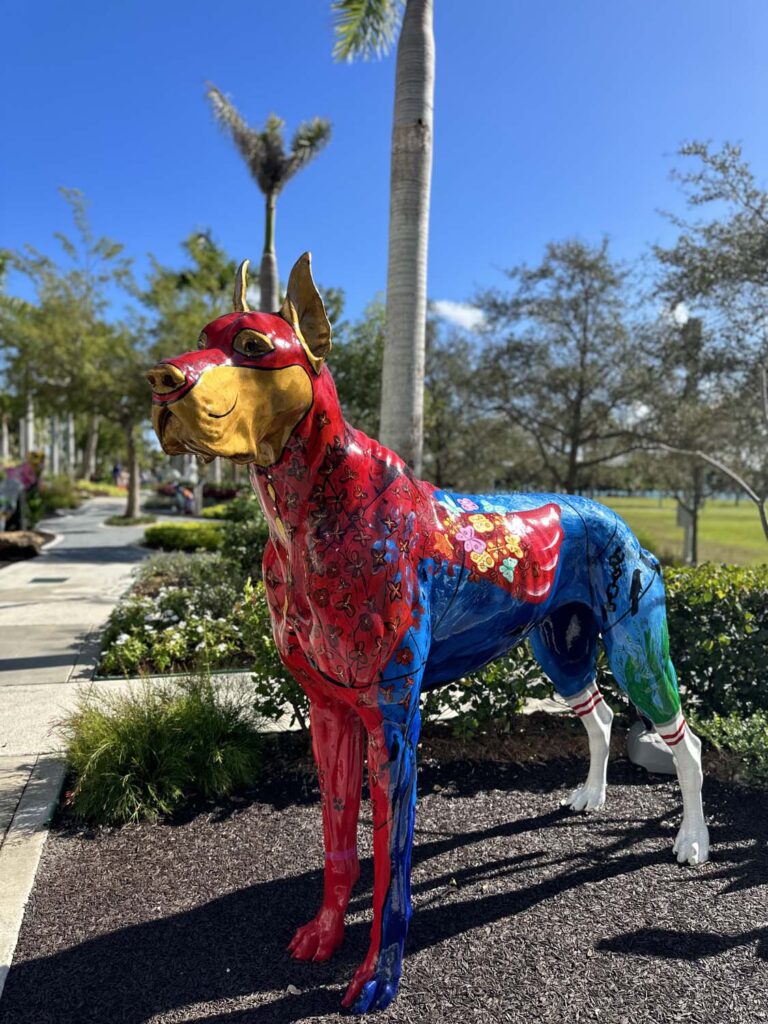 image Dogs and Cats Walkway and Sculpture Gardens Dogs and Cats Walkway and Sculpture Gardens nuevo parque tematico Miami