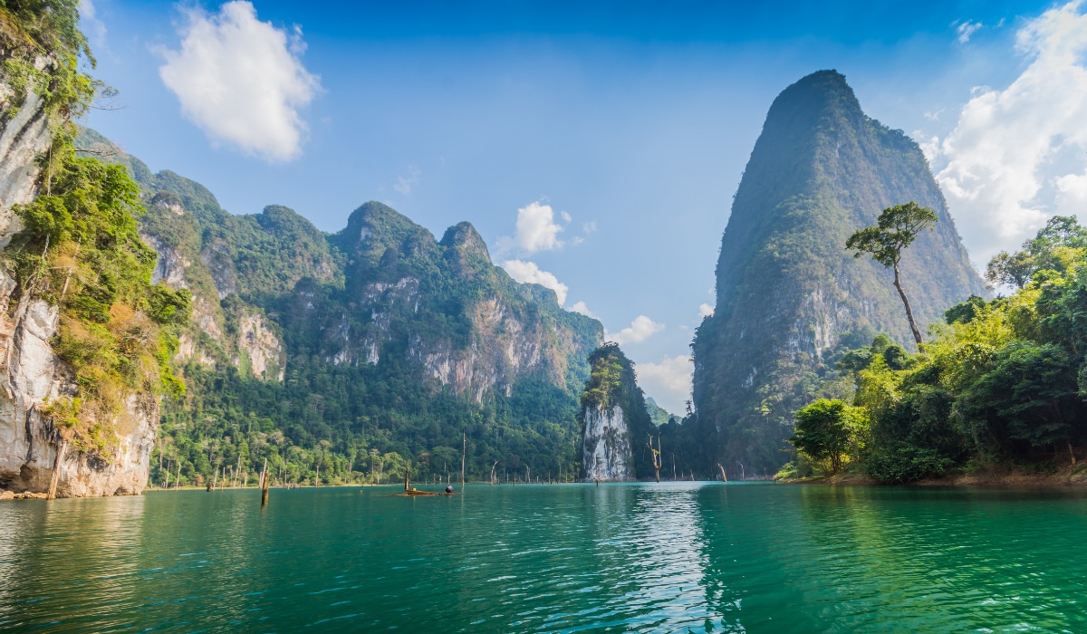 Tailandia cobrará una tasa de 300 baht a turistas y viajeros extranjeros que lleguen en avión al país-1