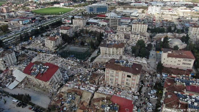 Terremoto en Turquía: Autoridades anuncian la reconstrucción de 84.000 edificios destrozados tras el sismo