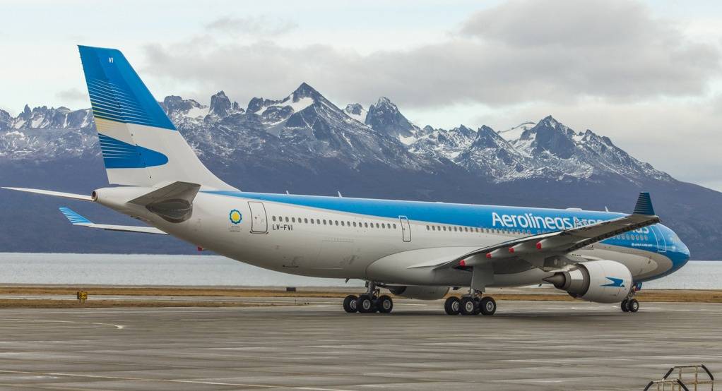 Esta aerolínea lanza billetes de avión para viajar de Colombia a Argentina por menos de 500 dólares