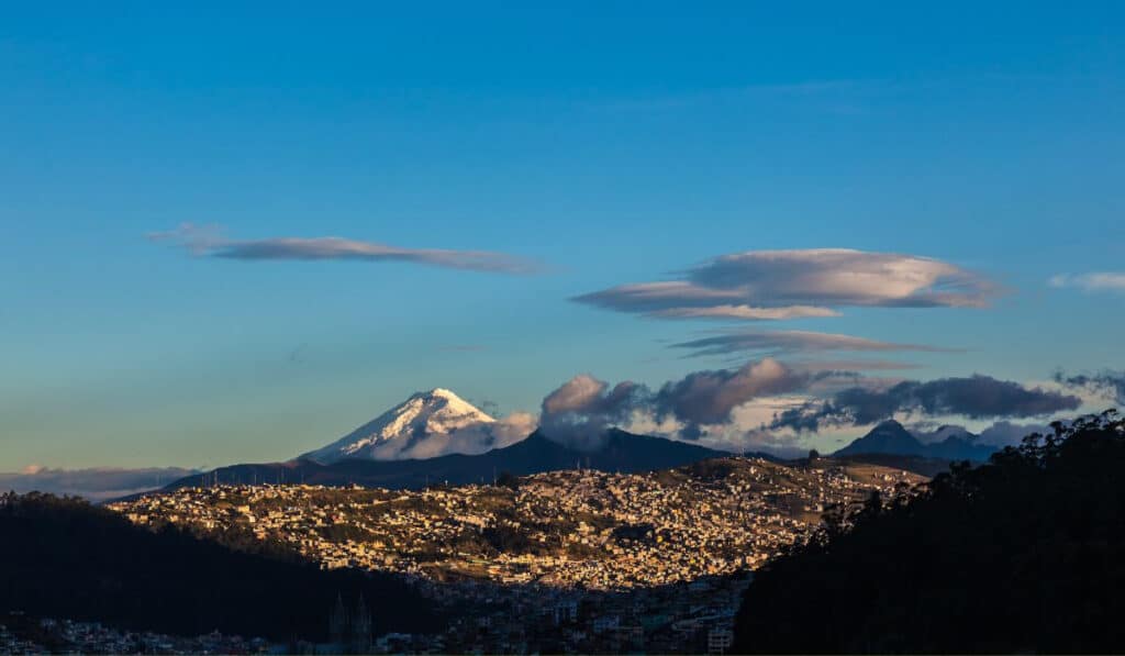 Viva Aerobus hará posible viajar de Quito a Cancún por 89 dólares