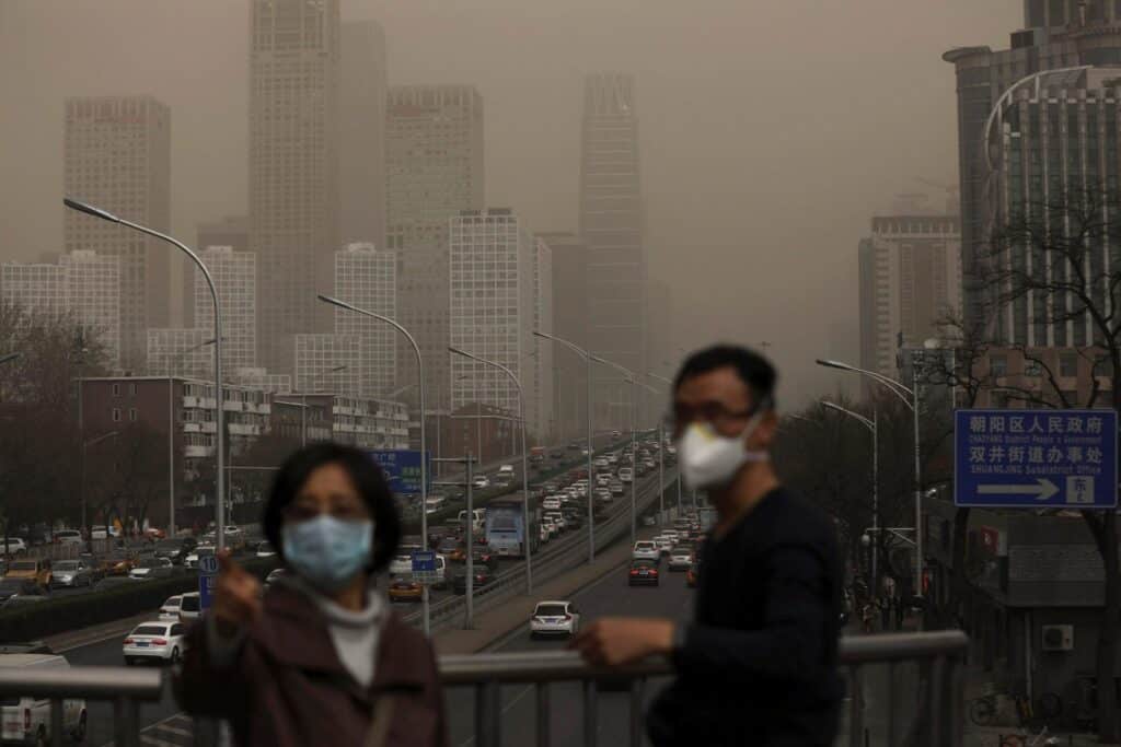 China: 13 ciudades emiten alertas por contaminación del aire con el aumento de la actividad industrial