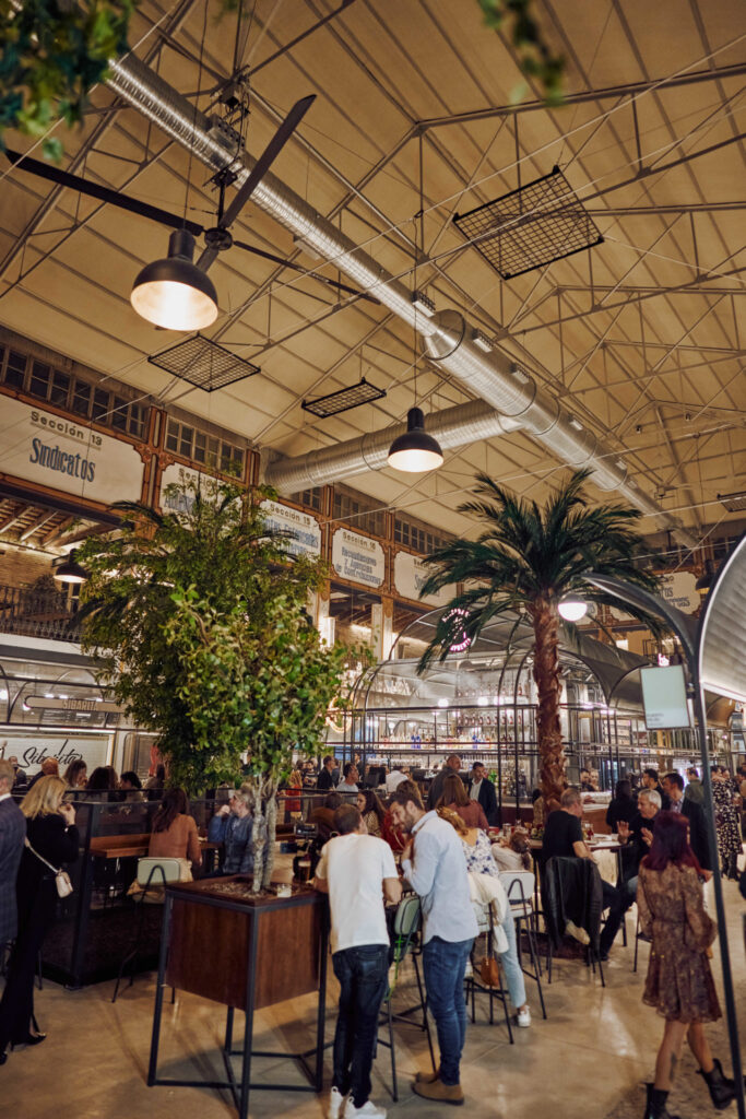 Una antigua imprenta se ha convertido en un increíble mercado gastronómico en Valencia