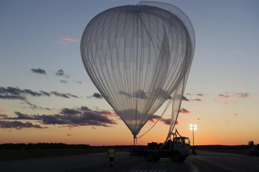 Así luce Zephalto: el globo aerostático para viajar al espacio que podría comenzar a volar en 2025