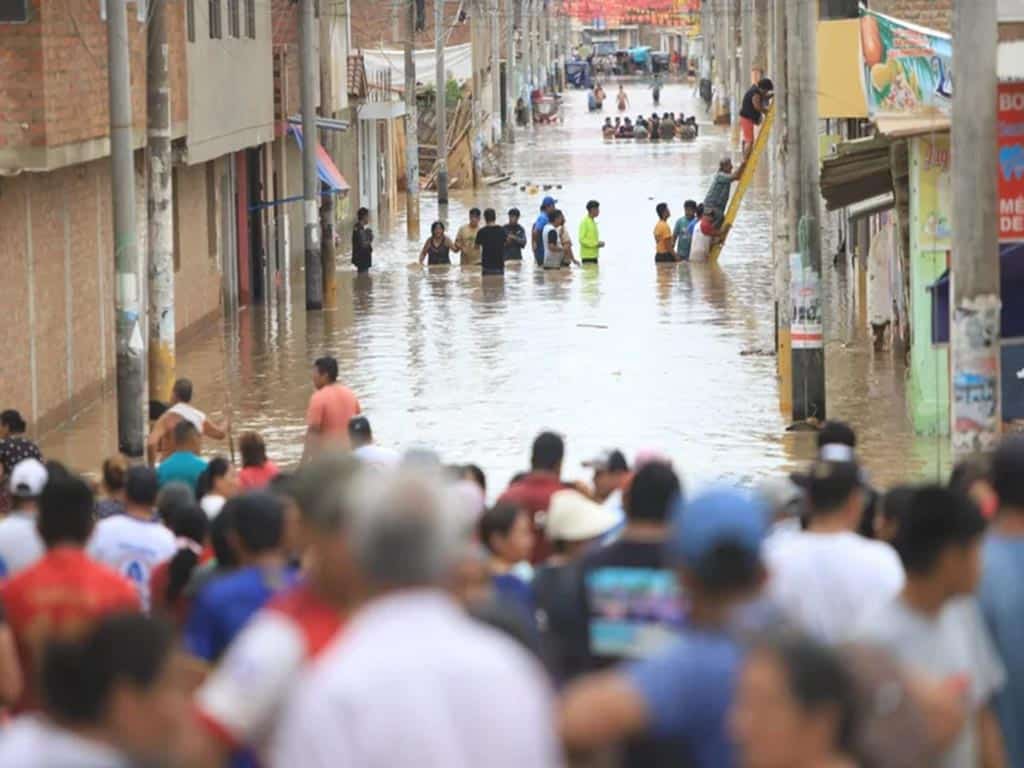 Perú pedirá un crédito de 943 millones de dólares para atender el efecto de las lluvias y la emergencia climática en el país