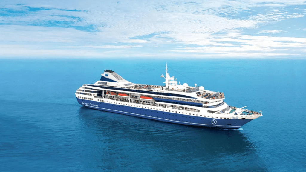Una mujerde 75 años decide vender todas sus pertenencias para vivir 3 años en un crucero image image 2