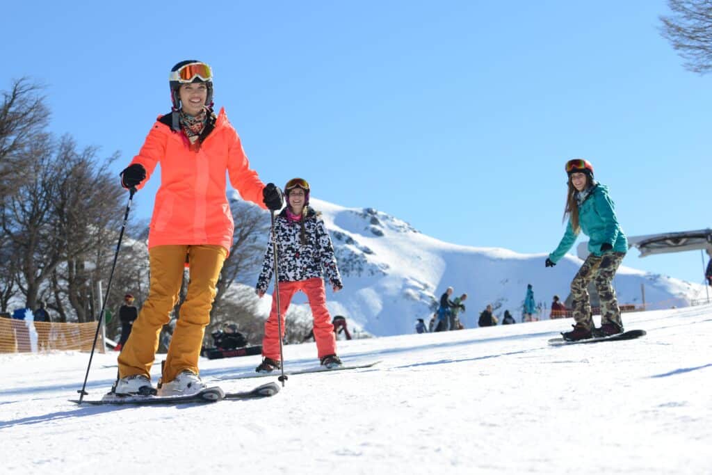 Tras las primeras nevadas en Argentina, Cerro Bayo anuncia la fecha oficial de su apertura de temporada