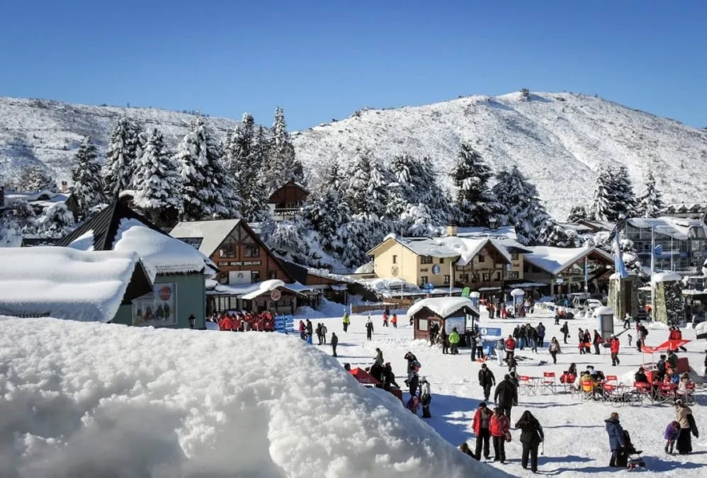 image centros de ski para visitar en vacaciones de invierno 2023 cerro catedral bariloche 1