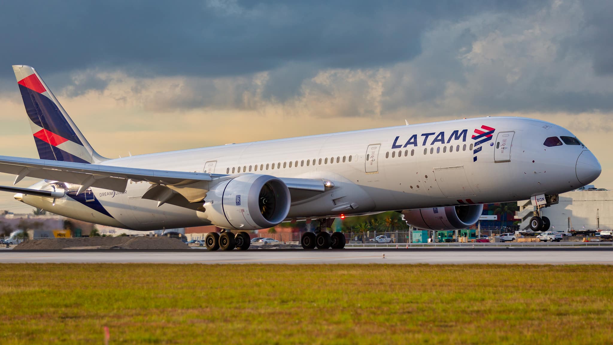 02152019_Latam_B789_CC-BGN_KMIA_NASEDIT_(47146730261)