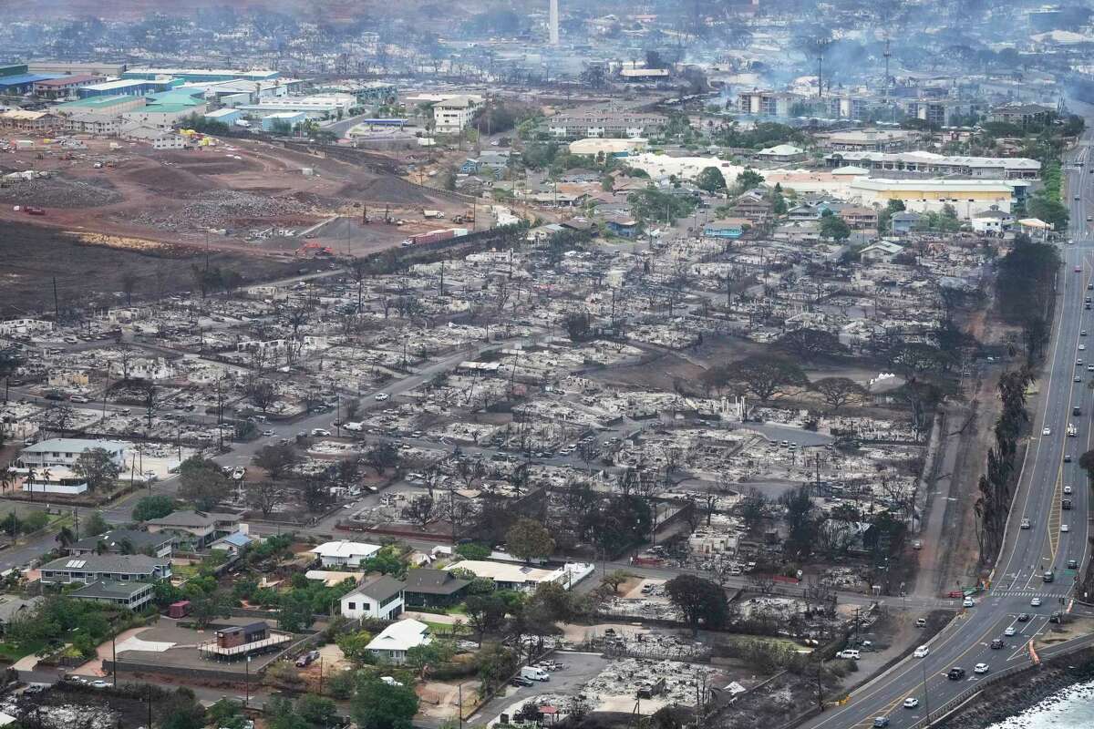 Hawái: desgarradoras imágenes muestran lo que queda de la ciudad de Lahaina tras los incendios forestales